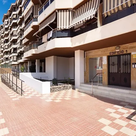 Black And White Free Wifi Apartment Los Cristianos (Tenerife)