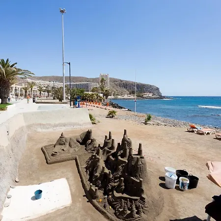 Black And White Free Wifi Apartment *