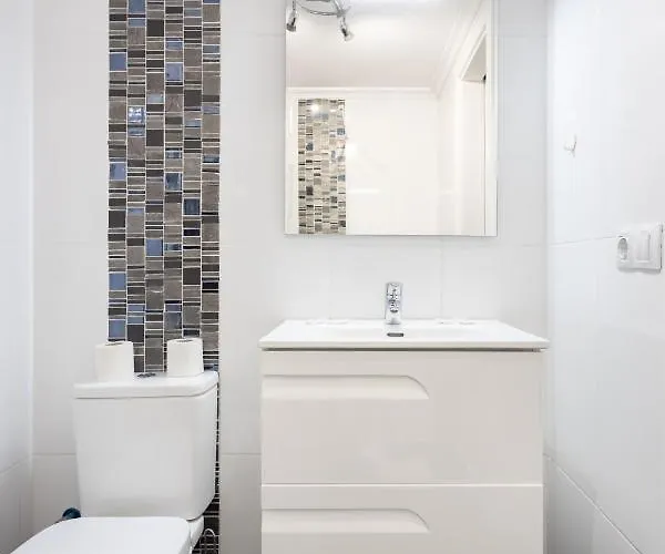 Apartamento Black And White Free Wifi *