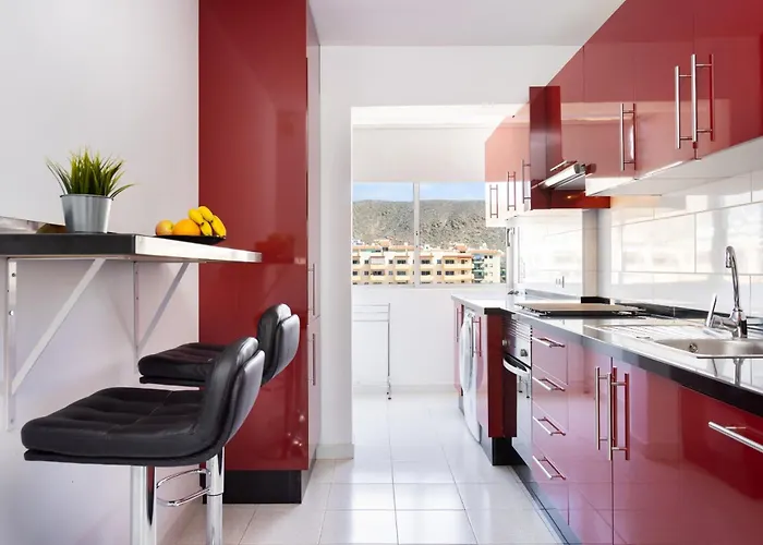 Black And White Free Wifi * Los Cristianos (Tenerife)