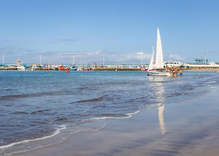 Black And White Free Wifi * Los Cristianos (Tenerife)