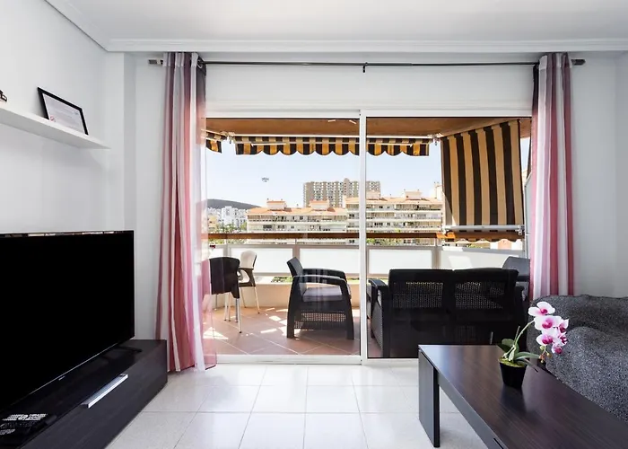 Black And White Free Wifi * Los Cristianos (Tenerife)