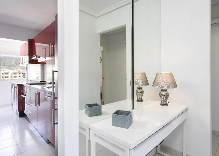 Black And White Free Wifi Apartment